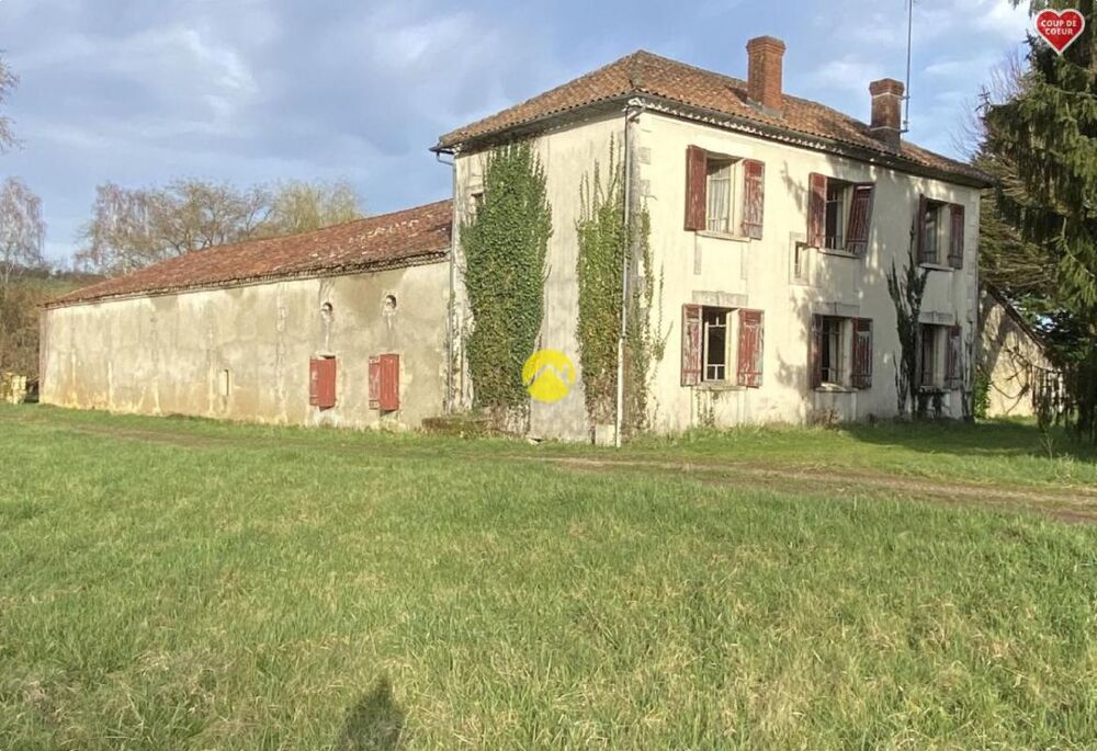Corps de ferme à restaurer