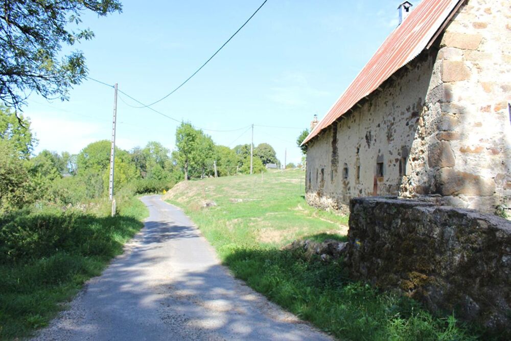 Vente Remise/Grange Grange à Larodde (63) Larodde