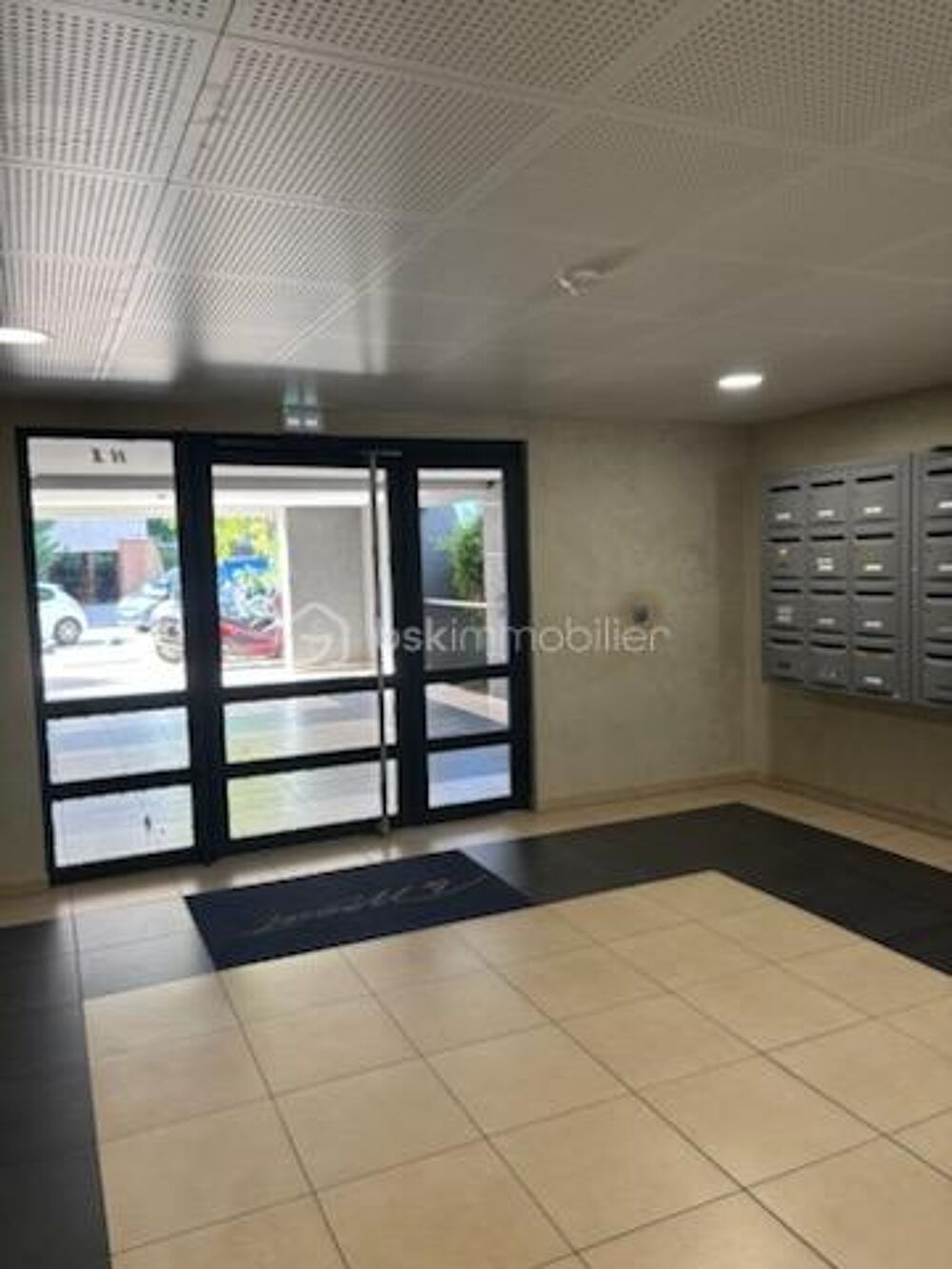 Appartement moderne avec balcon dans résidence récente