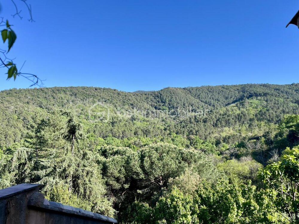Maison de village avec vue dégagée, située au calme