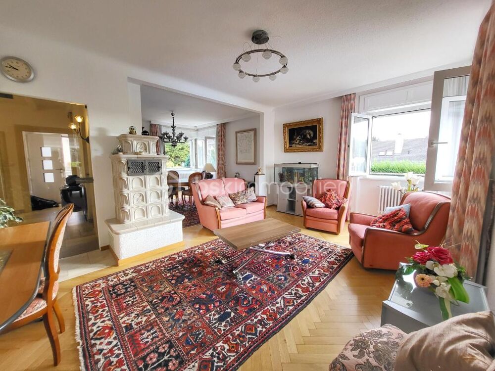 Vente Propriété/Château Kaysersberg Vignoble : maison de maître de 1930, hauteurs sous plafond, piscine chauffée, ascenseur, terrain de 965 m² plein sud Kaysersberg