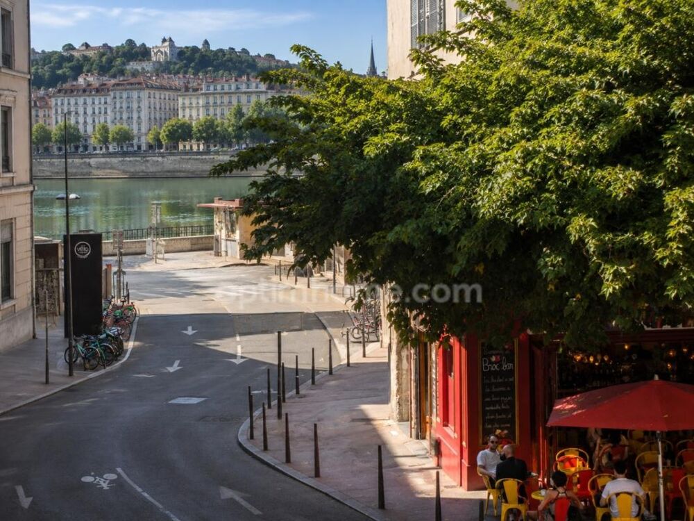 Lyon 1  Presquîle  Appartement ancien divisible en 2 lots : opportunité dinvestissement locatif