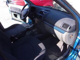 Clio II 1,5 DCI DYNAMIQUE 80CV 2004 occasion 13510 &Eacute;guilles