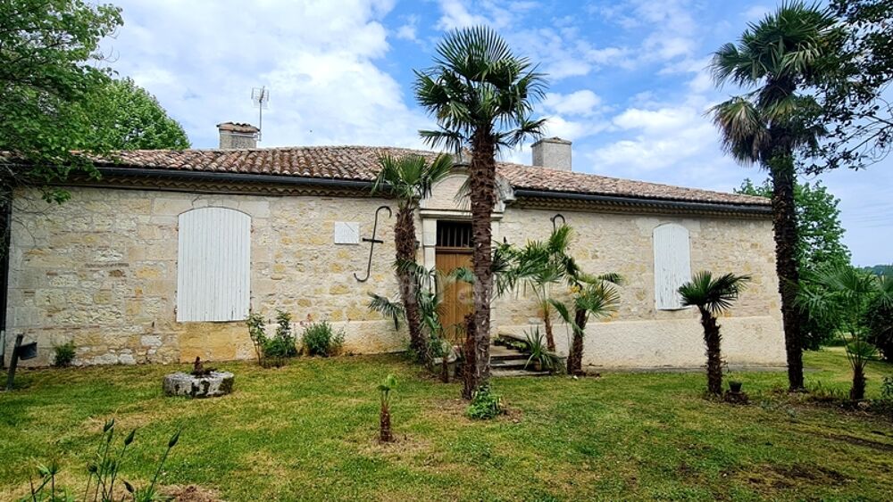 À vendre : Propriété à restaurer, à 10 mn d'Auvillar, d'environ 240 m2 habitables, sur terrain de 7400 m2 (82)