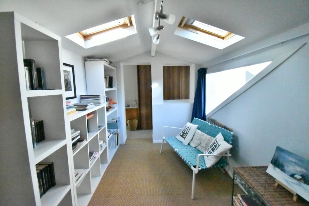 Vente Maison Maison de ville à vendre 6 pièces  (167 m2) 4 chambres, 2 s d'eau, 2 WC. 1 Garage et un jardin Angouleme