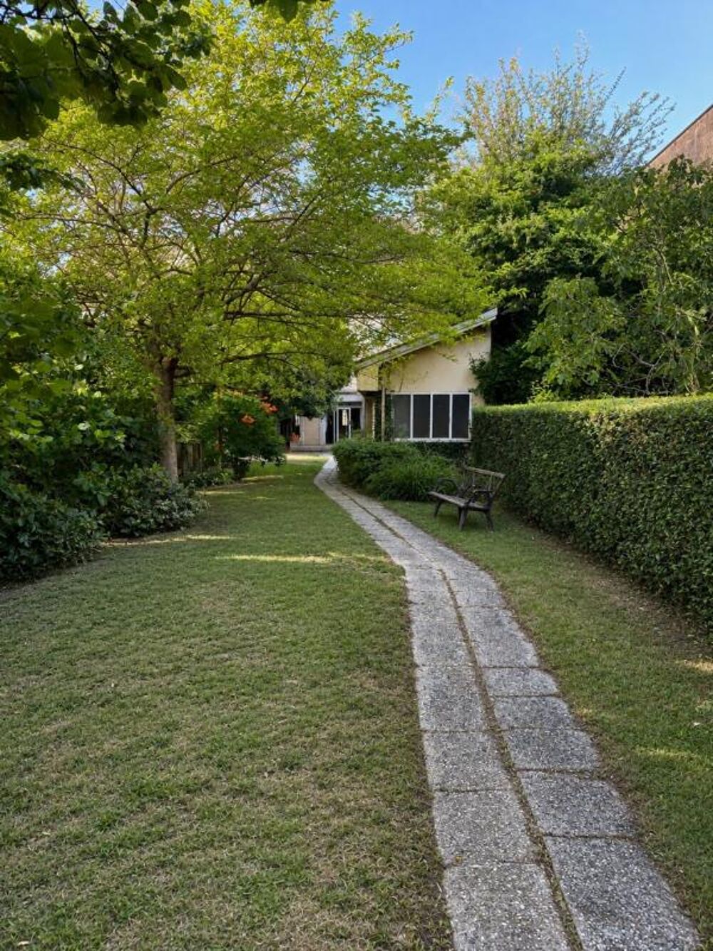 Vente Maison EXCLUSIVITÉ – Le charme de l'ancien, de beaux volumes et un grand jardin Sainte livrade sur lot