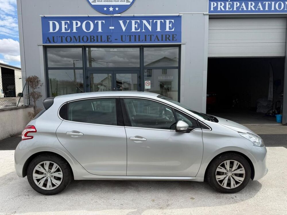 208 1.6 HDI 90CH ALLURE GARANTIE 6 MOIS / REPRISE POSSIBLE 2015 occasion 36300 Le Blanc