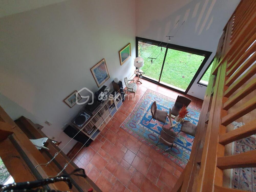 MAISON FAMILIALE AVEC PISCINE