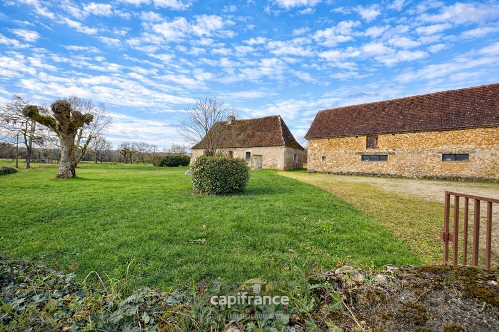 Ancienne ferme de tabac à réinventer  Maison en pierres, grange et séchoir