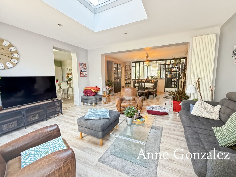ORLEANS LA SOURCE, aux portes de la Sologne, à vendre maison familiale avec balcon, jardin clos sans vis-àvis et garage + trois