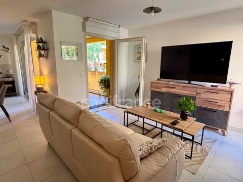   Appartement à vendre 4 pièces HYERES (83) - Plain pied - 2 parkings - 2 terrasses Appartement - 4 pièce(s) - 88 m²