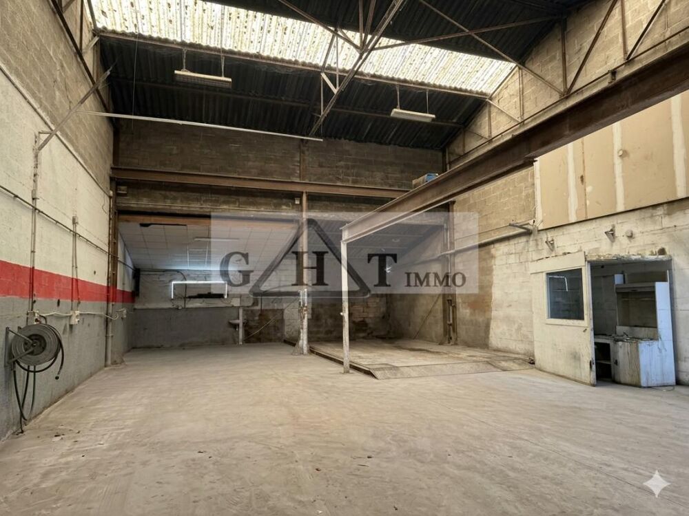   ENTREPOT BUREAUX A LOUER - 700 M² FONTENAY TRESIGNY 