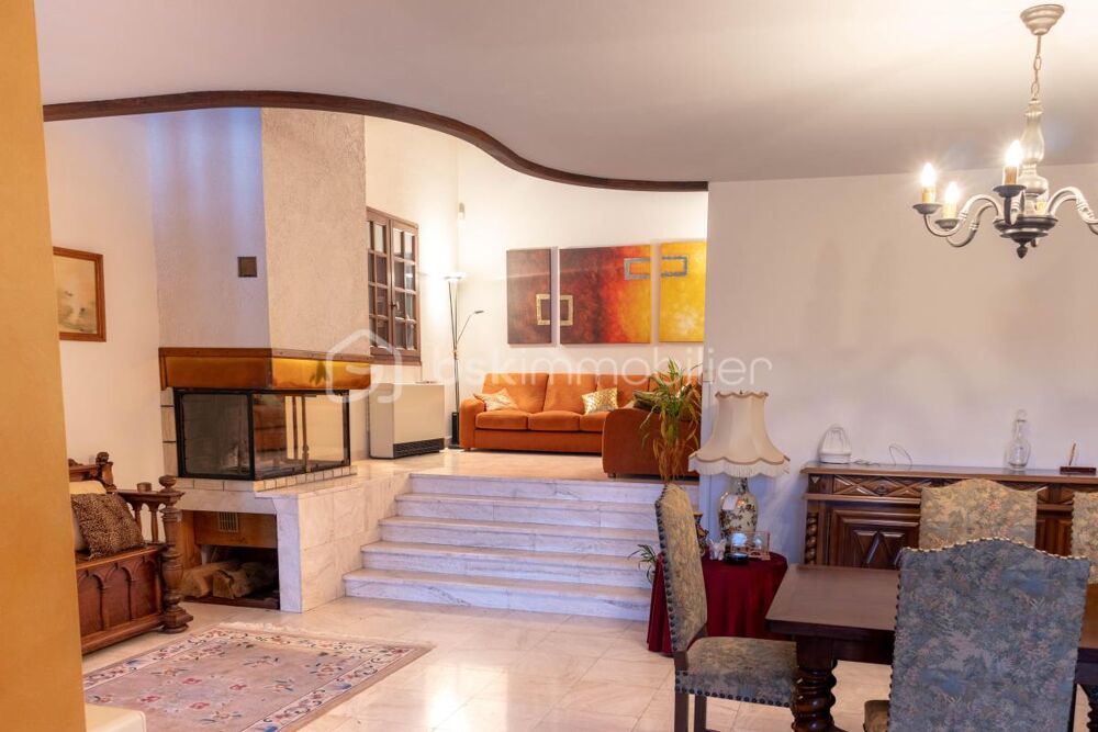 Sainte Radegonde, 5 chambres, piscine, grand terrain et garage