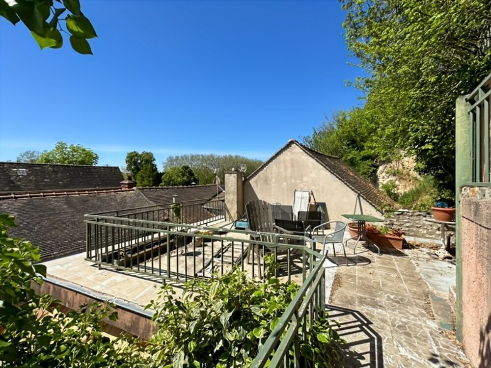 Vente Maison NEMOURS (77) centre ville. Maison Atypique 7 pièces de 170 m² avec extérieurs en plusieurs terrasses Nemours
