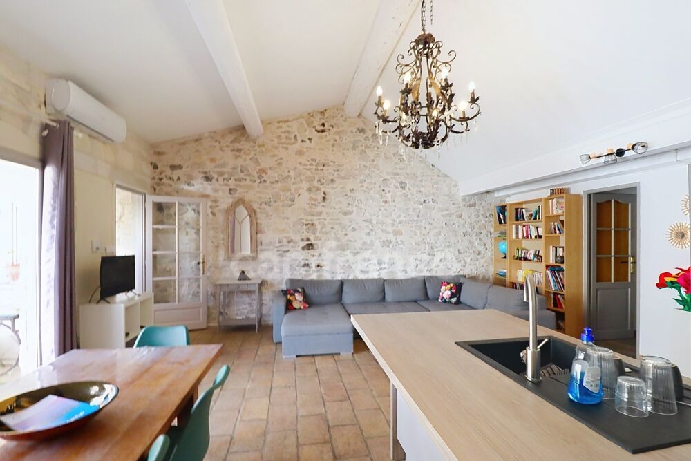 Vente Appartement GARD (30) AIGUES–MORTES (30220) intra-muros A vendre appartement T4 ~97 m2, 4 chambres et terrasse de 8.5 m2 Aigues mortes