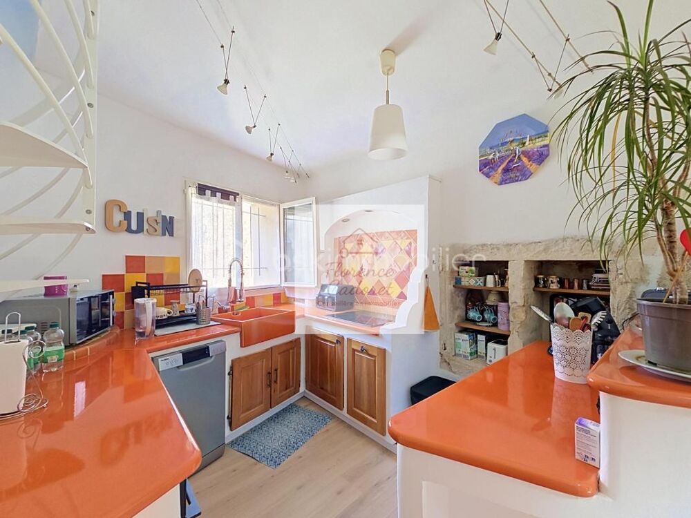 Vente Maison Maison de village avec terrasse de 40 m² et garage : un véritable cocon au cœur de Meynes Meynes
