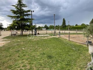  Propriété/château à vendre 15 + pièces 70000 m²