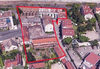  Immeuble à vendre 15 + pièces 1323 m²