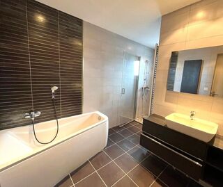  Appartement � vendre 5 pi�ces 142 m�