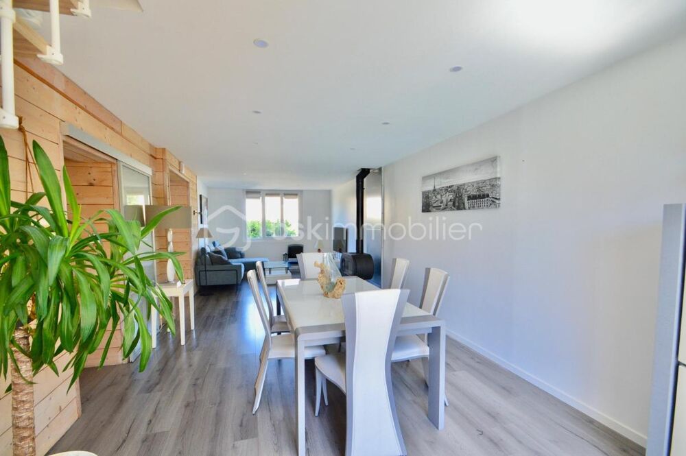 Villa T7 avec piscine, appartement à l'étage et un studio