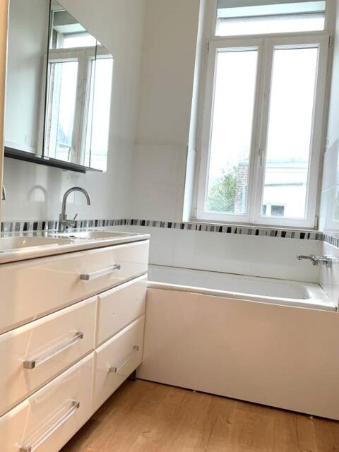  Appartement � louer 4 pi�ces 81 m�