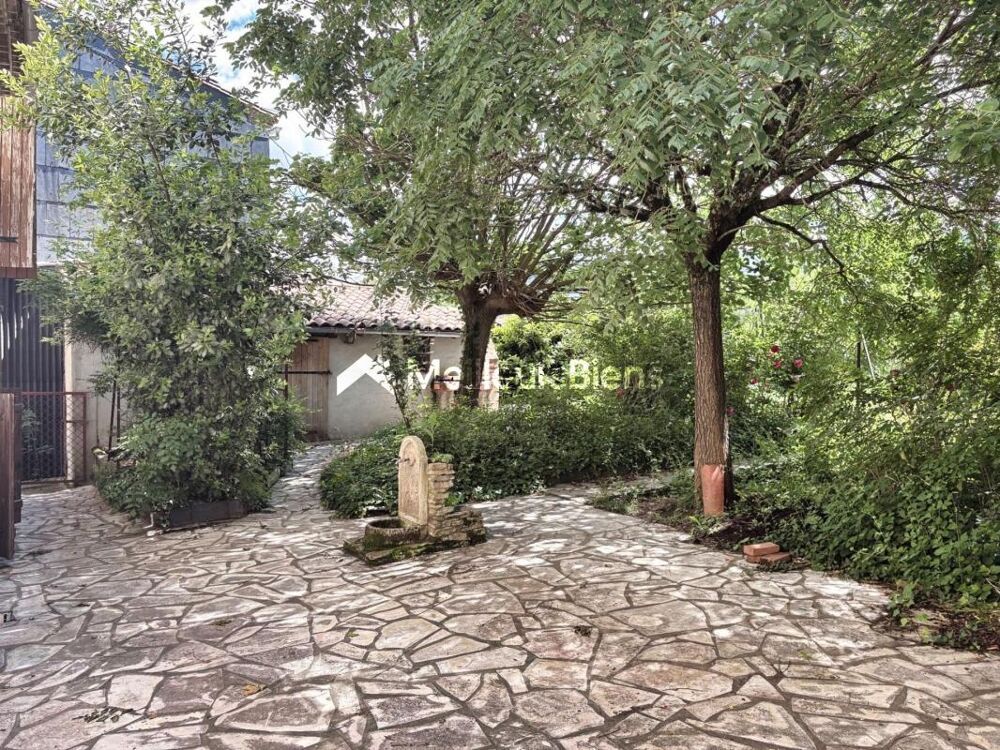 Maison de village avec jardin