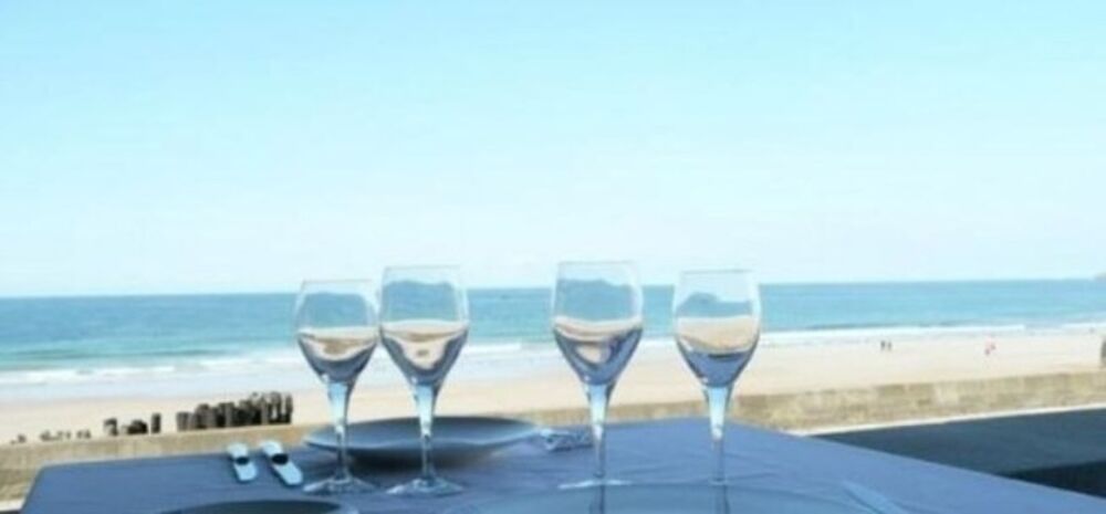   Finistère Sud (29), à vendre Bar restaurant crêperie glacier vue mer et plage 