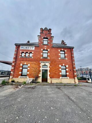  Immeuble à vendre 15 + pièces 326 m²