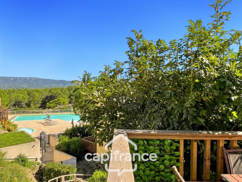 DOMAINE DE PONT ROYAL, maison de 45 m2 avec vue dégagée , élevée d'un étage, 2 chambres, mitoyenne d'un seul côté, piscine priv