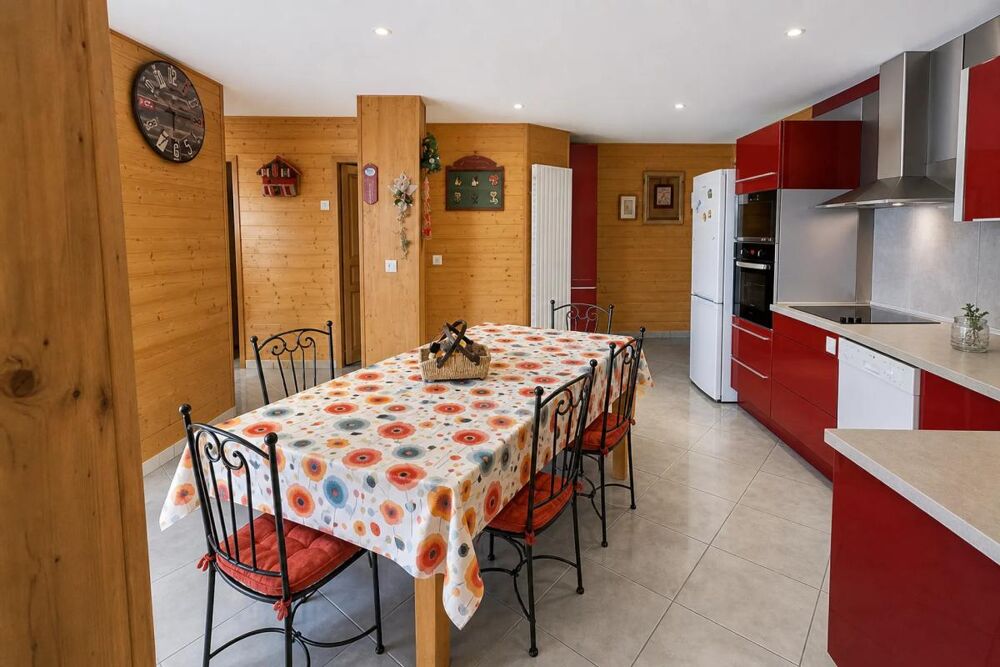 Vente Appartement Appartement T4 rénové avec terrasse, vendu meublé – Super-Besse Besse et saint anastaise