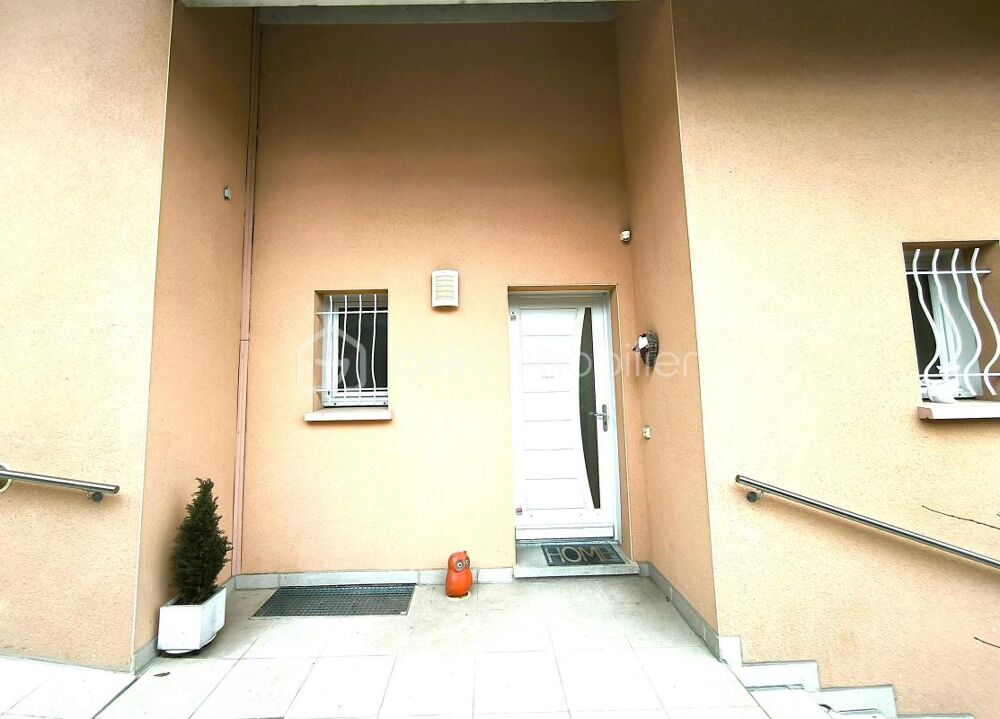 Maison à deux pas de la frontière Suisse plus un T2