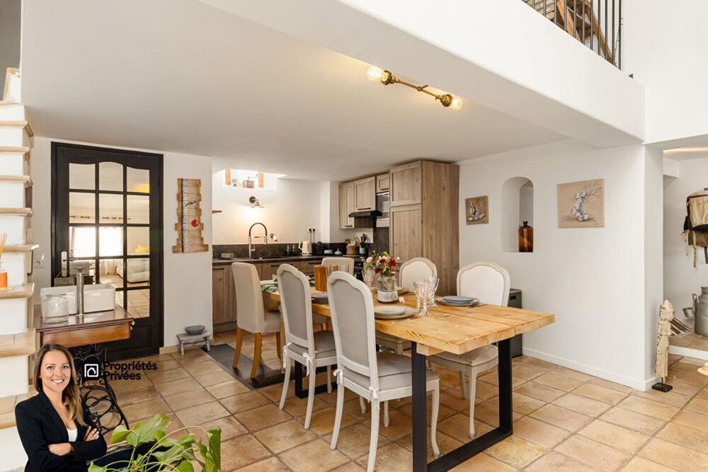 Charmant duplex 3 pièces de 92 m² situé au dernier étage