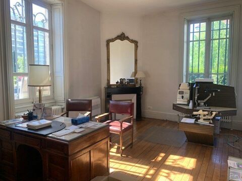   BUREAUX 