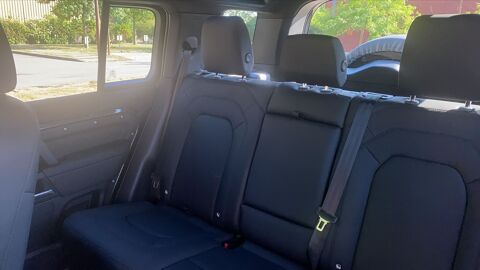 Defender P300e 2.0 Ti 300 PHEV 4WD BVA X-Dynamic Se - Premi&egrave;re main G 2024 occasion 59551 Attiches
