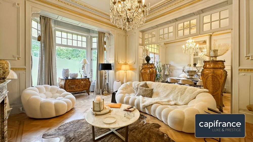 Une demeure de caractère au coeur du Jardin de la Rhonelle  282 m² d'histoire préservée