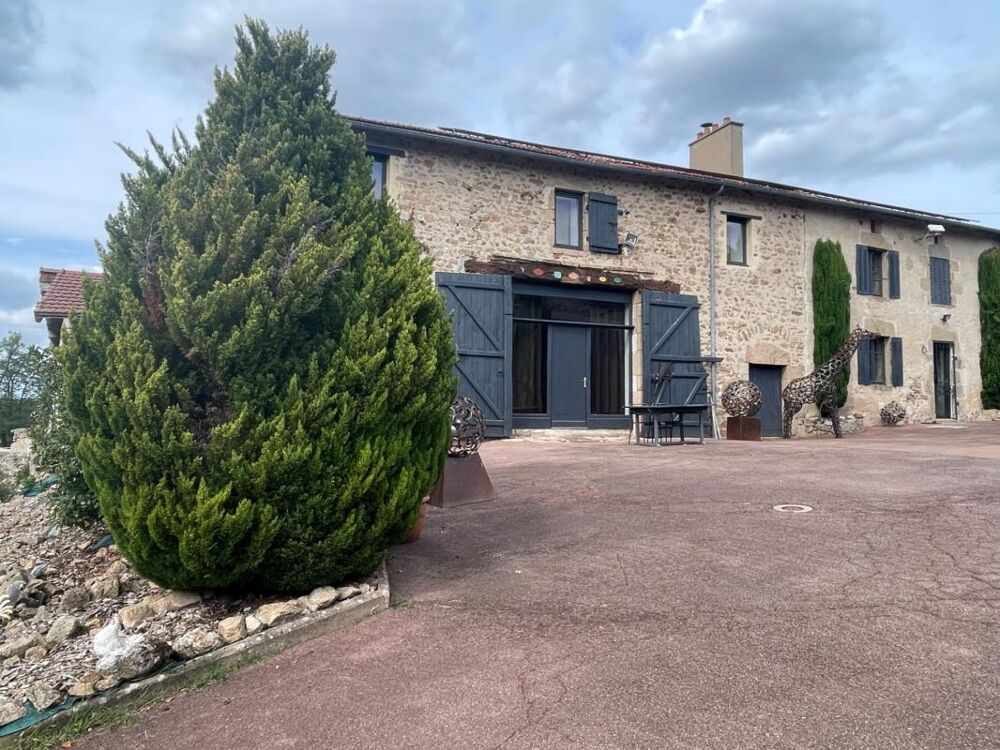 Vente Maison Corps de ferme rénové de 320 m2 habitables avec dépendances et terrain Bessines sur gartempe