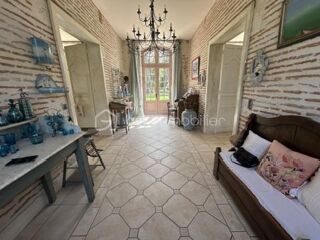  Propriété/château à vendre 8 pièces 597 m²