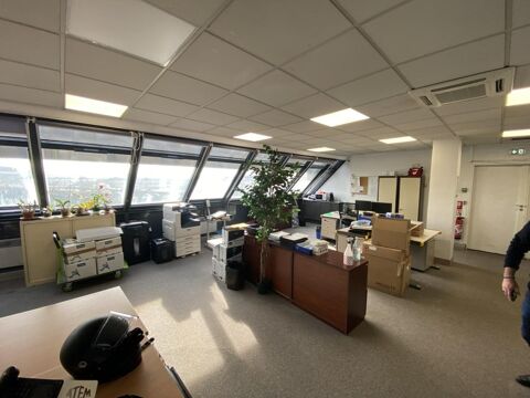   Bureaux fonctionnels situés à proximité des transports et des accès au périphérique 
