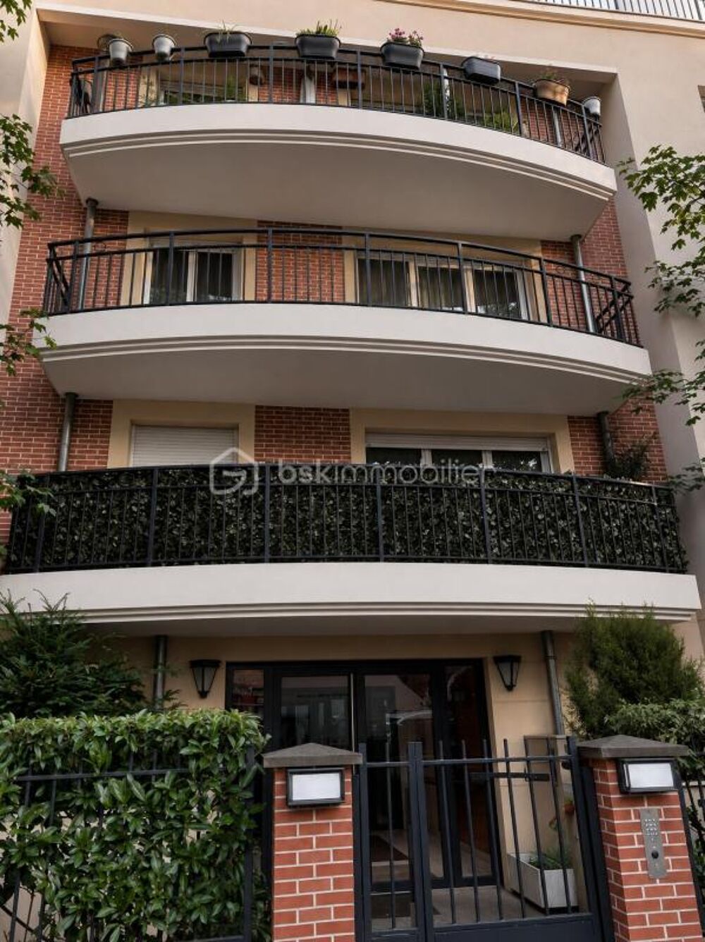 Vente Appartement Résidence STANDING - Appartement 3P avec BALCON + 2 Parking s/sol Drancy