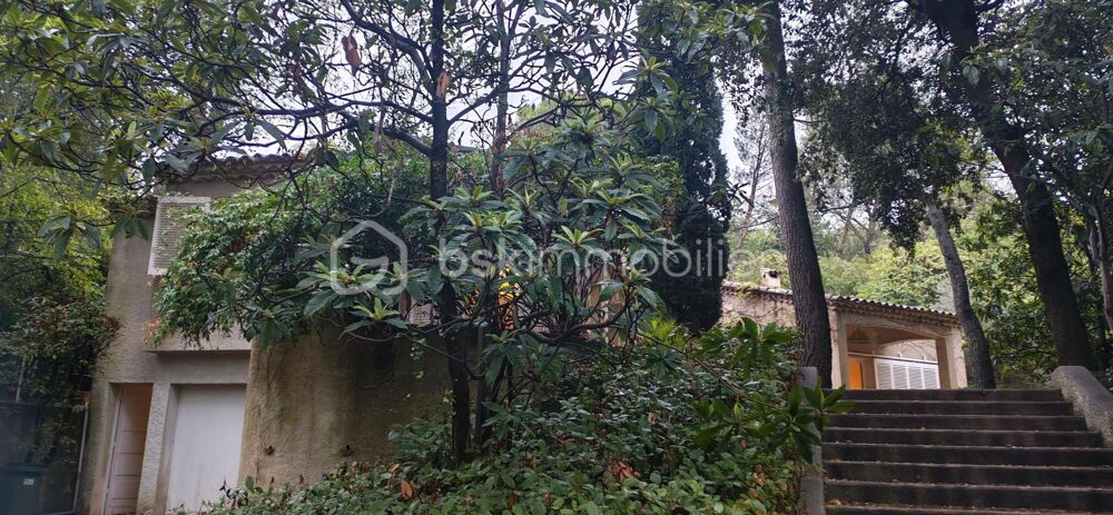 Vente Villa NIMES - VILLA de 177 M² AU COEUR D'UN ECRIN DE VERDURE - 5 MINUTES A PIED DES JARDINS DE LA FONTAINE ET DE LA TOUR MAGNE Nimes