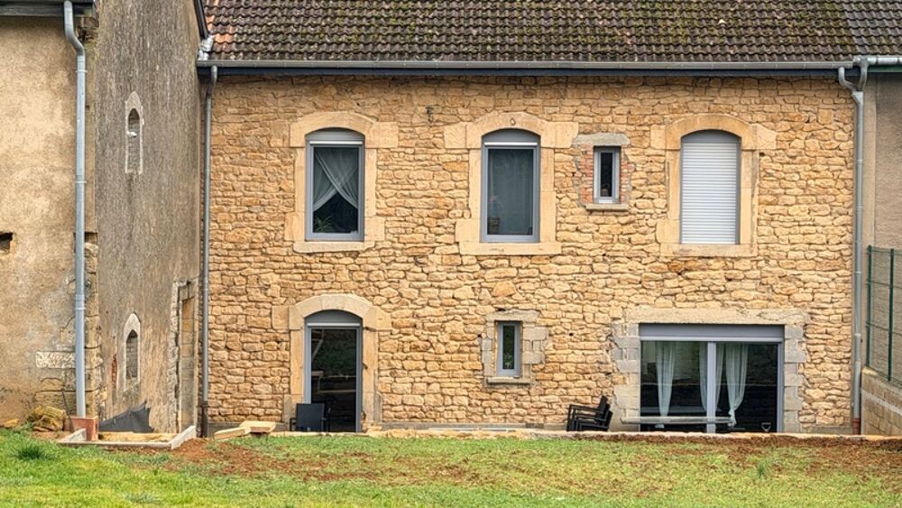 MBelle maison en pierre entièrement rénovée à Montmédy