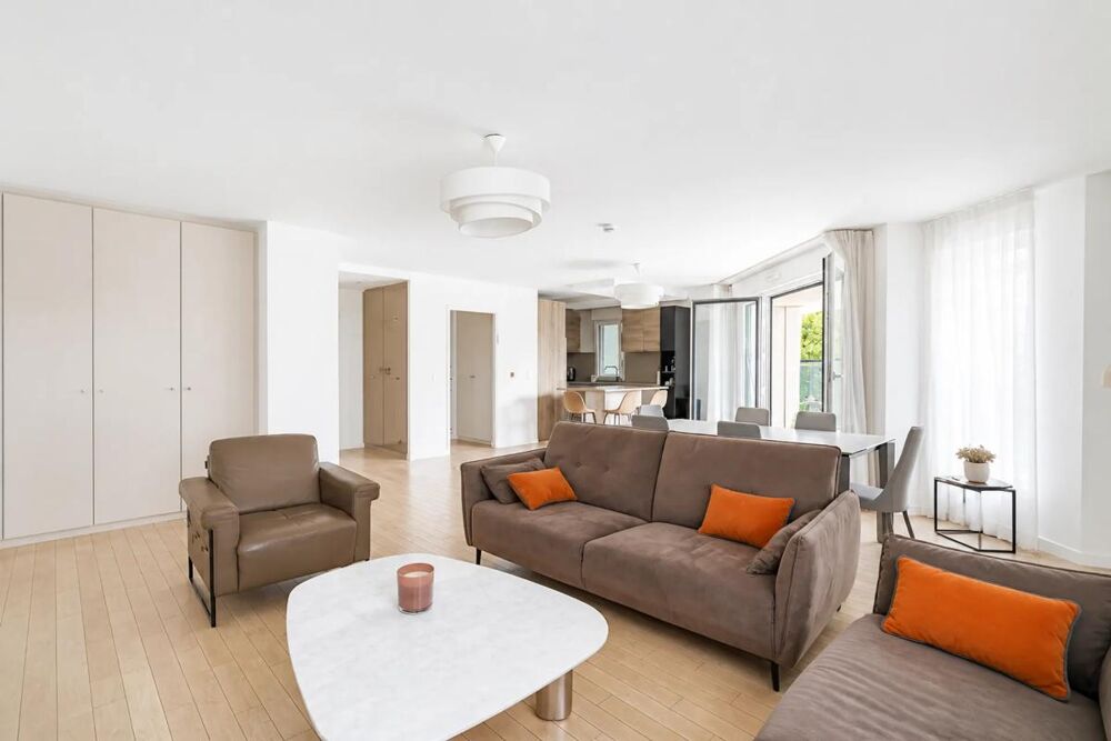 Appartement de 6 pièces de 135.02 m² à Issy-les-Moulineaux
