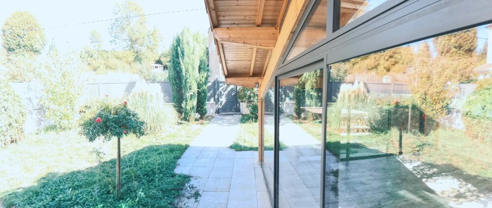 Maison de village (5 pièces + T2 indépendant)  Roybon