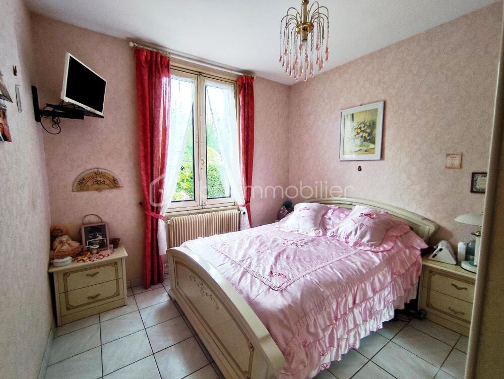 Vente Maison Maison de 103m2 à fort potentiel au cœur de Sallebœuf Salleboeuf