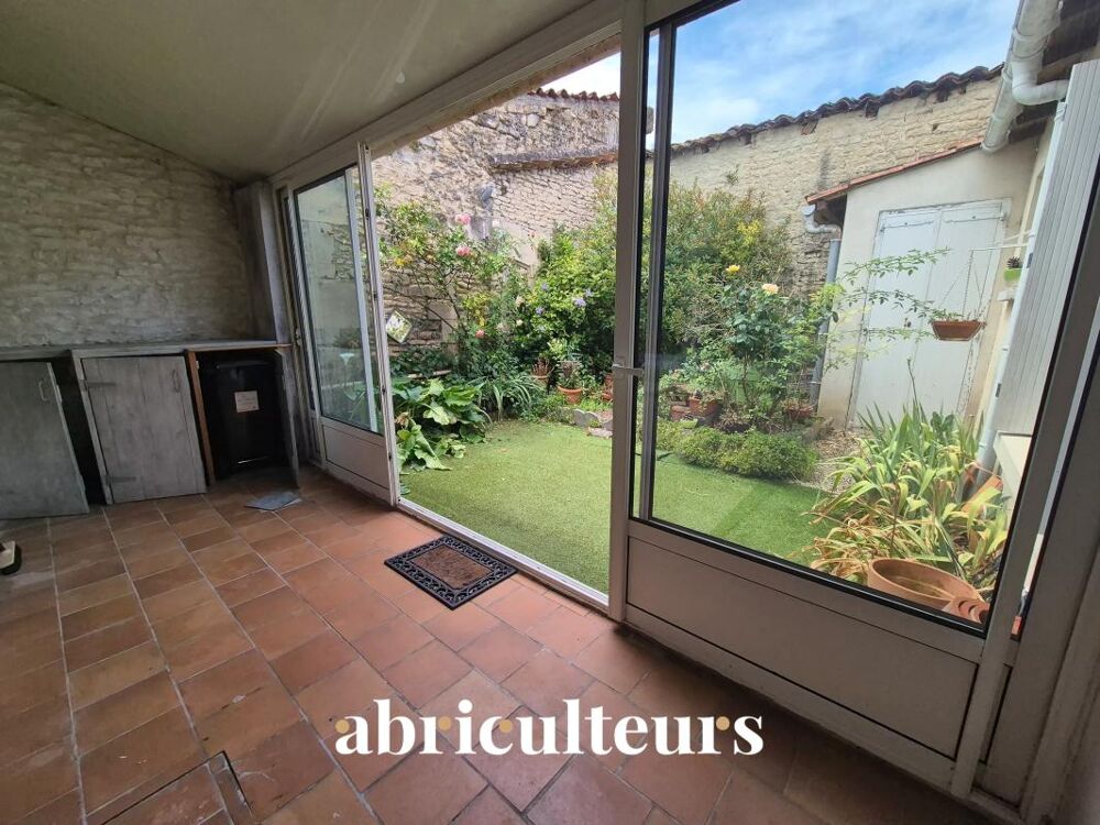 Vente Maison Maison de ville 80 m² avec cour et véranda – Cognac centre-ville Cognac