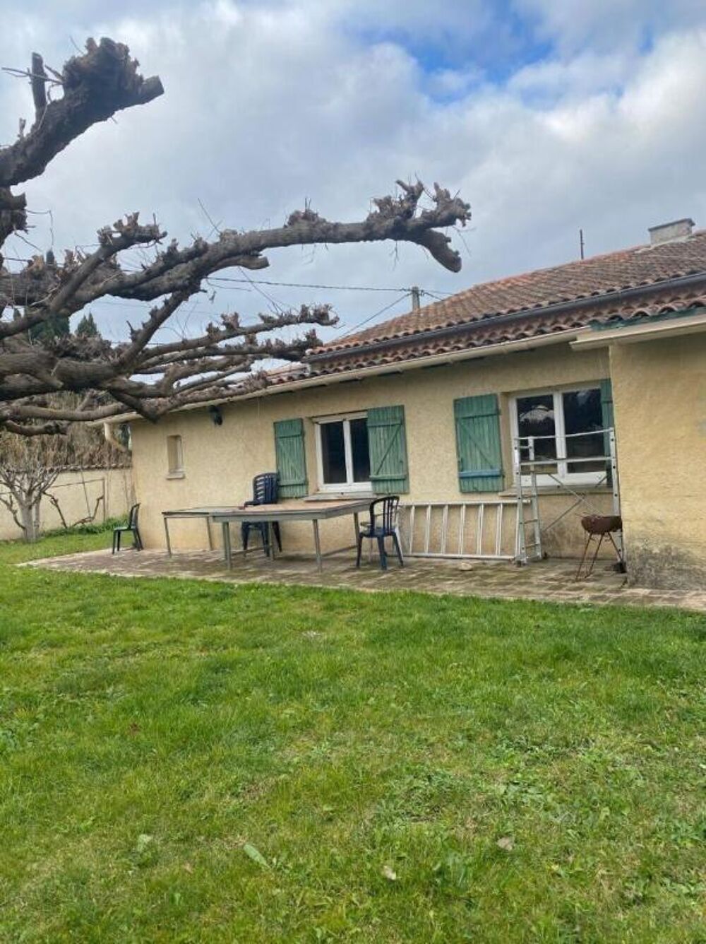 Maison traditionnelle de plain-pied ? 149 m² sur terrain de 990 m²
