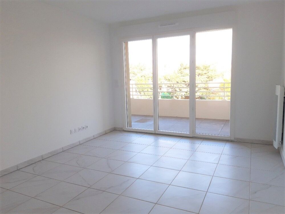Location Appartement T2 avec terrasse et parkings à ST CYR SUR MER Saint cyr sur mer