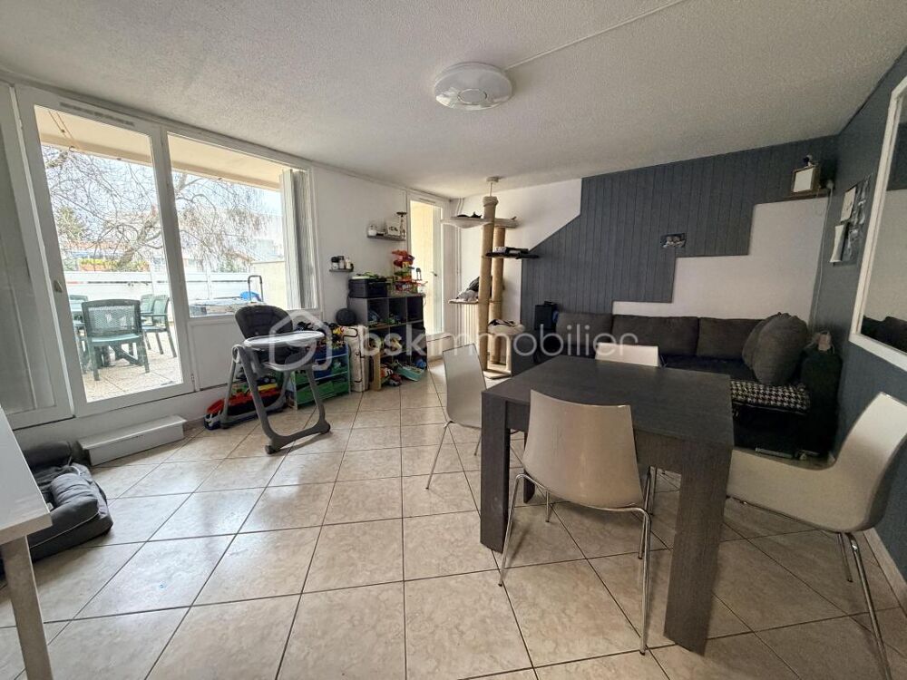 Grand 2 pièces avec terrasse dans une résidence calme