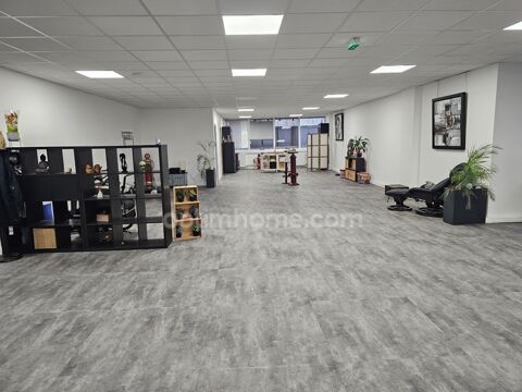   bureau rénové de 299 m2 à vendre à Cergy au prix de 325000 euros 