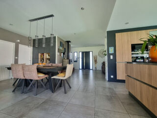  Villa à vendre 6 pièces 220 m²